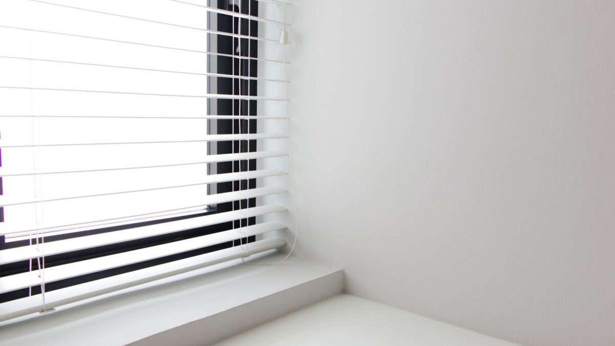 Hitzeschutz für die Wohnung: So bleibt es im Sommer kühl